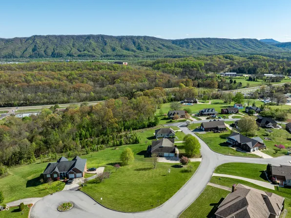 307 Carrie Cir, Mount Carmel, TN 37645
