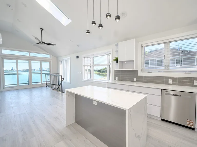 103 Dorchester St #2 — Photo 4