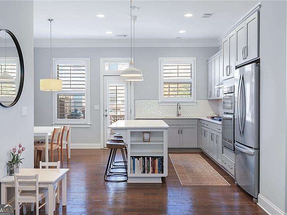 5th image of 3587 Parkside Way
