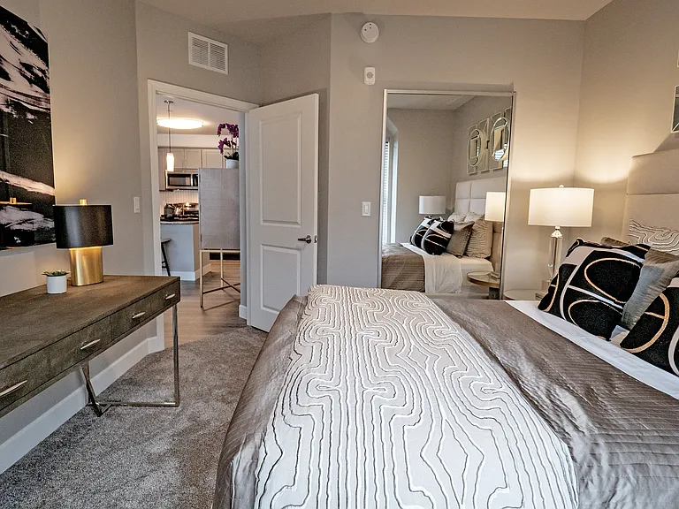 Gatsby Apartments — Photo 17