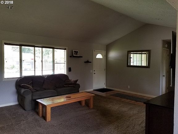 5th image of 8121 NE 89th Ct