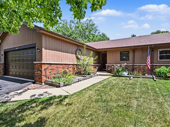 1608 Walsh Dr, Yorkville, IL 60560
