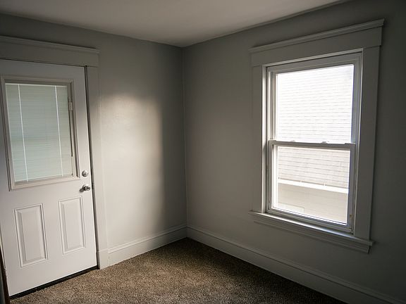 5th image of 1195 Hall Ave