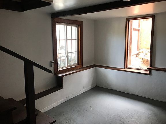 2nd image of 1950 Whitmore Ave #2