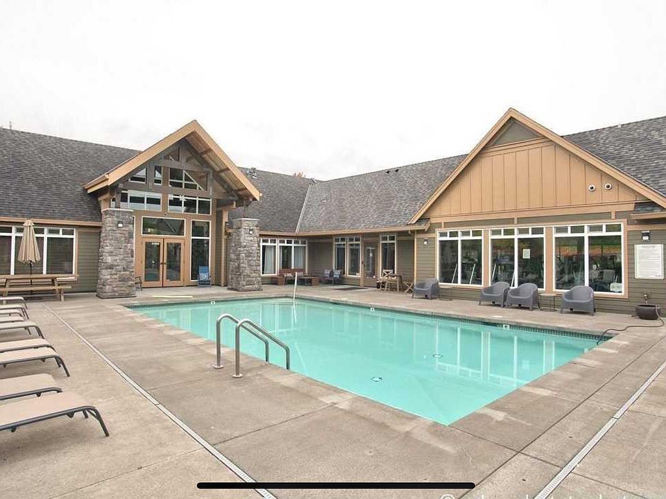 Free pool, gym, kitchen, clubhouse
