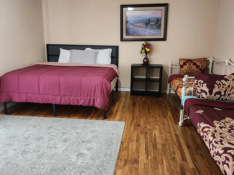 212-214 Astor St #3 — Photo 5