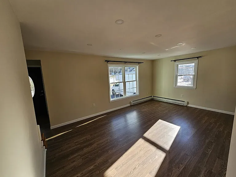 1230 Smyth Rd #2 — Photo 4