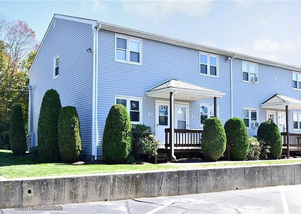 205 Main St