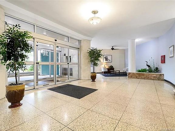 4th image of 71 Strawberry Hill Ave APT 417