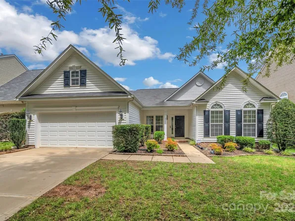 2585 Bethesda Oaks Dr, Gastonia, NC 28056