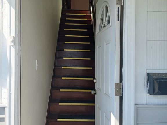 2nd image of 474 Midland Ave #2