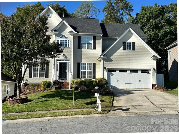 6629 Pattonsburg Dr, Charlotte, NC 28213