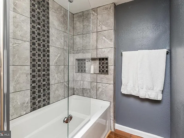 609 Wyeth St — Photo 16