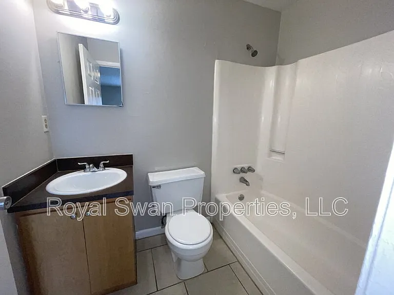 124 Rebecca Ln — Photo 10