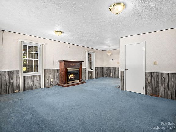 4th image of 270 Blackwell Dr