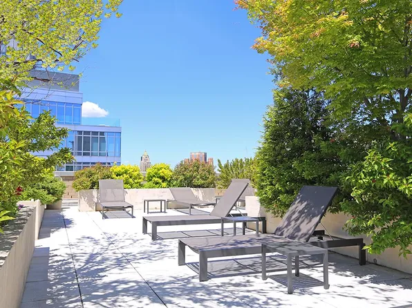 300 East 75th Street image 9 of 12