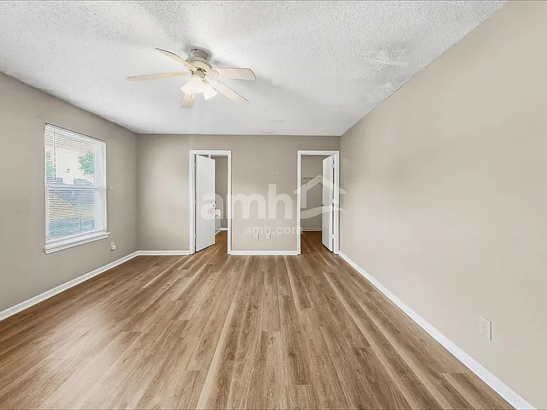 10240 Draycott Ave — Photo 8