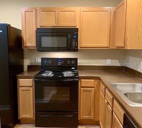 2nd image of 6909 Hawthorne Trace Ln