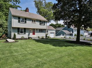 25 Dartmouth Rd, Melrose, MA 02176