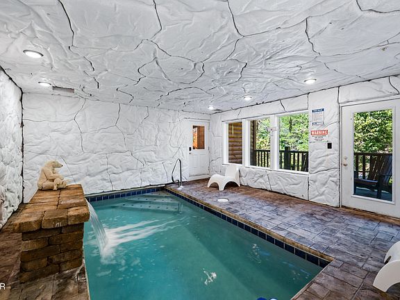 2nd image of 1802 Stone Wood Way