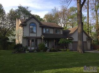 3324 Shadywood Dr, Lambertville, MI 48144