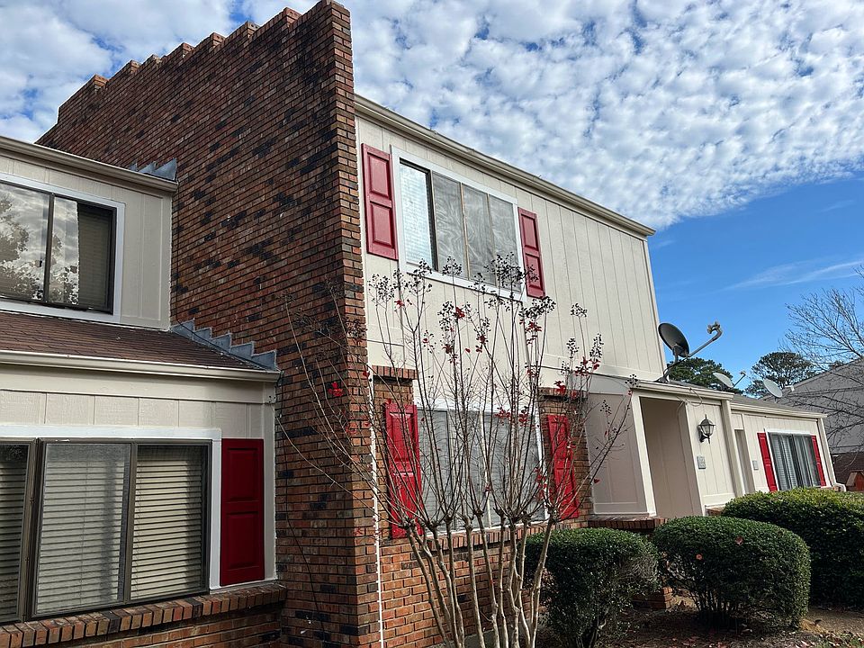 2nd image of 153 Lakebend Cir