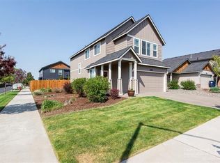 827 NE Locksley Dr, Bend, OR 97701