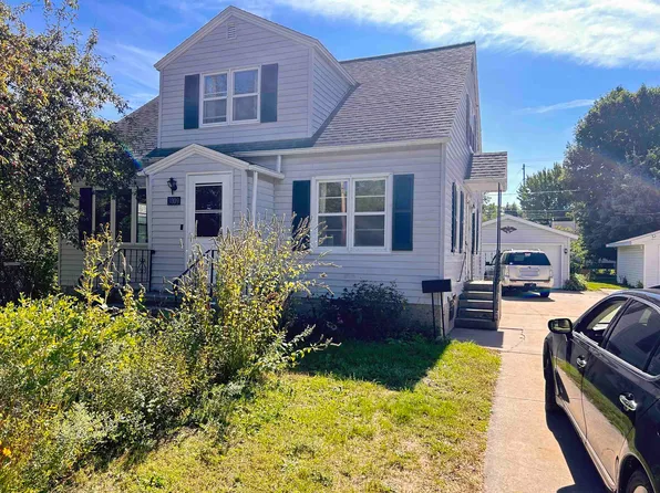 3009 Hall Ave, Marinette, WI 54143
