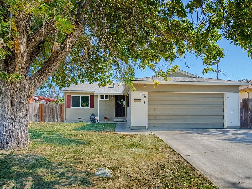1st image of 12 Mariposa St