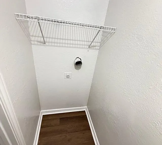 708 Champion Ct — Photo 13