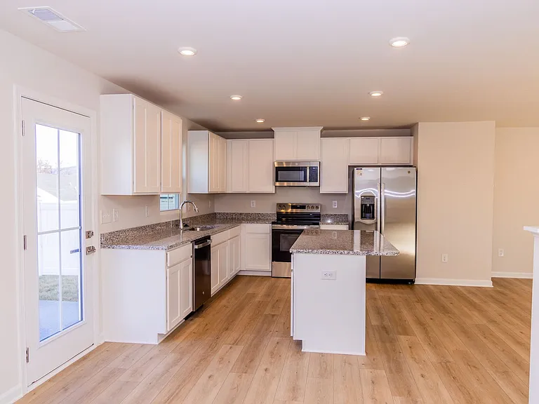 327 White Birch Rd — Photo 12