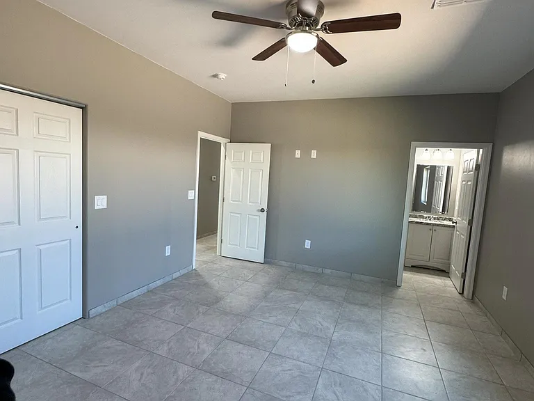 328 E Lester St #2 — Photo 8