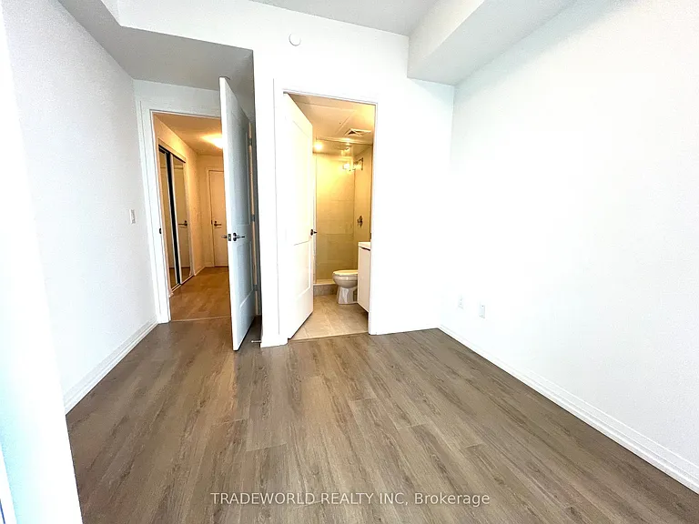 28 Widmer St #4927 — Photo 4