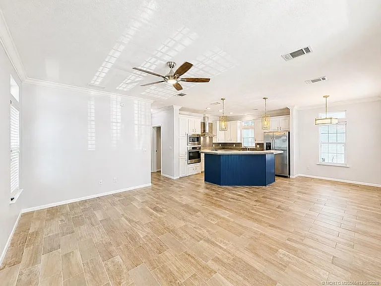 35 NE Nautical Dr — Photo 8