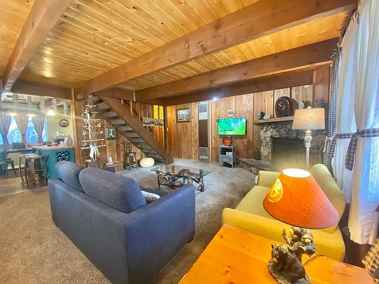 422 Riverside Ave — Photo 1
