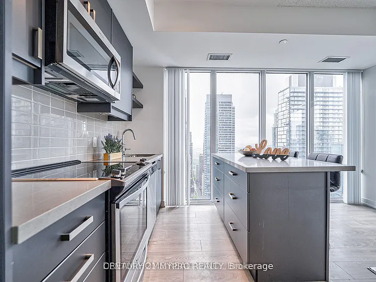 50 Wellesley St E #4002 — Photo 13