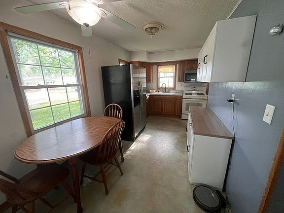 2nd image of 226 W Central St