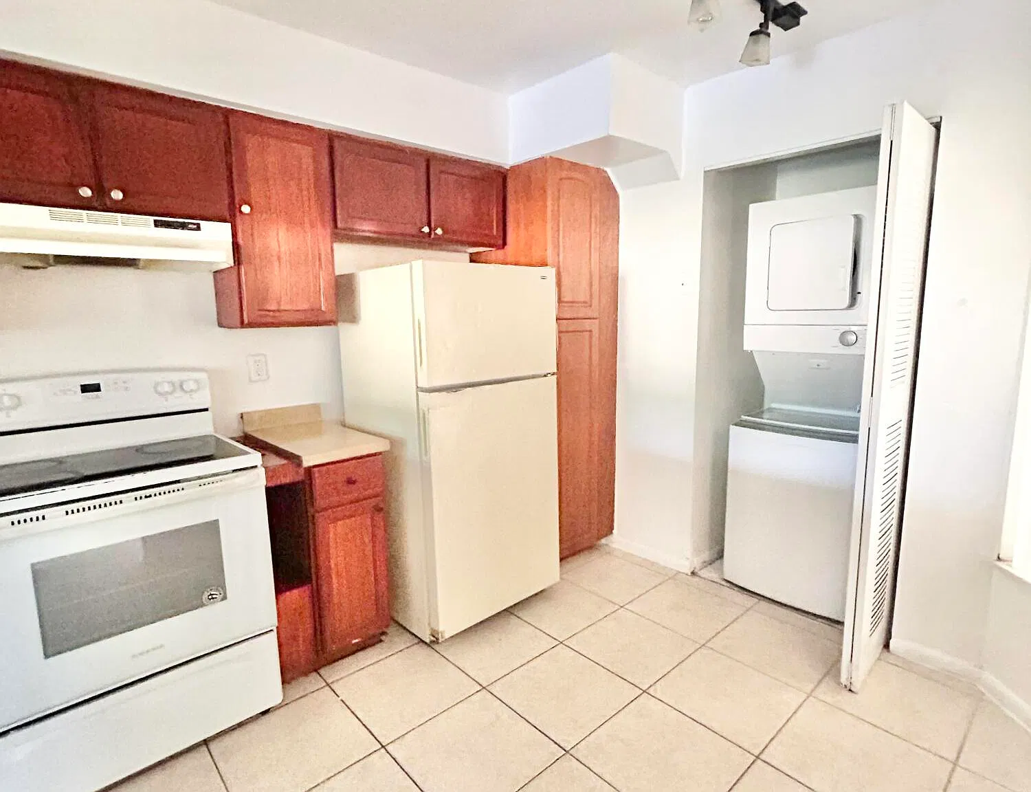 2 bed, 2.0 bath, 1110 sqft, $1,990 — Photo 1