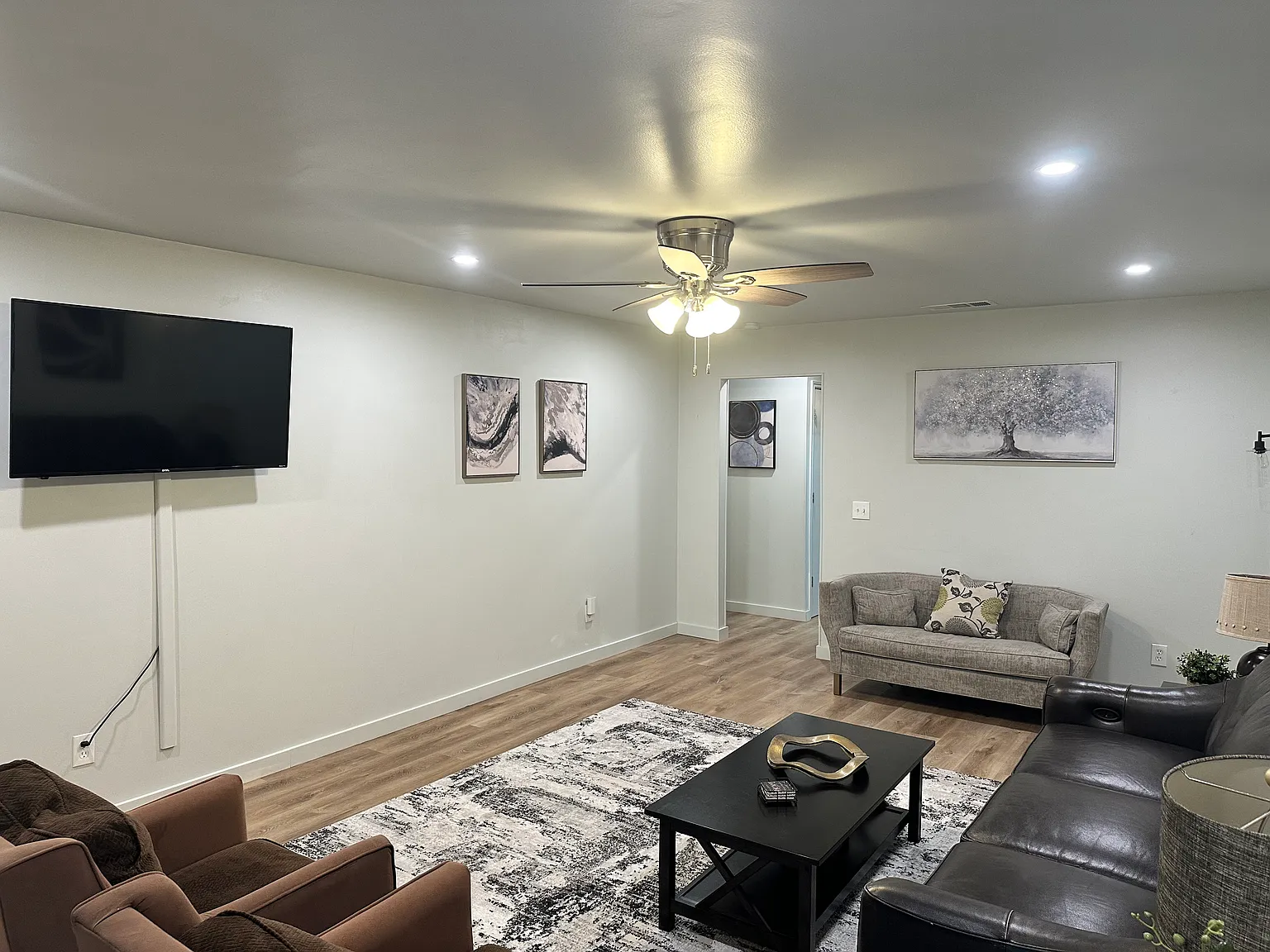 3 bed, 1500 sqft, $4,500 — Photo 2