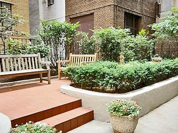 304 West 75th Street image 11 of 13