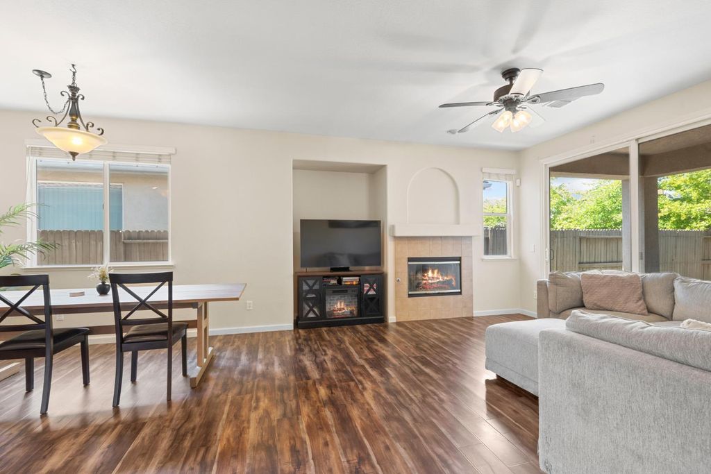 2253 Bradburn Dr, Sacramento, CA - More