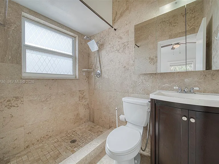 2205 SW 13th St #B — Photo 11