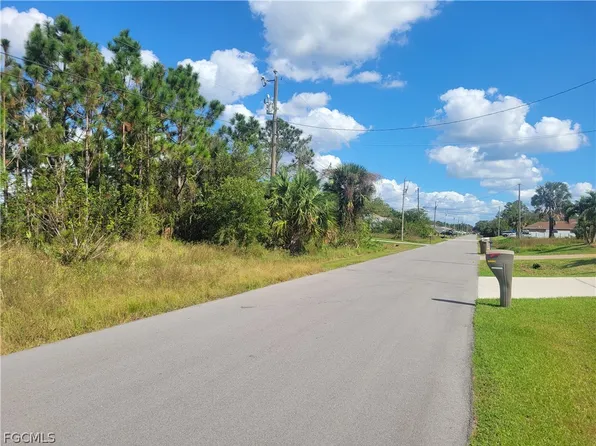 4006 4th St SW, Lehigh Acres, FL 33976
