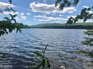 8 Hawthorne Rd, Stockbridge, MA 01262