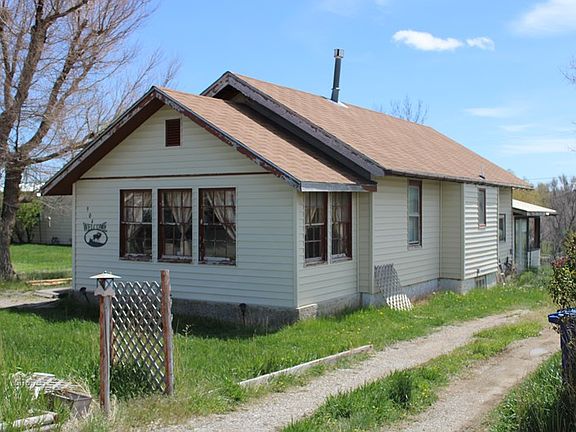 2nd image of 904 Logan St SE