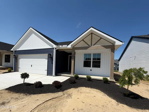 5029 Easton Dr, Oregon, OH 43616