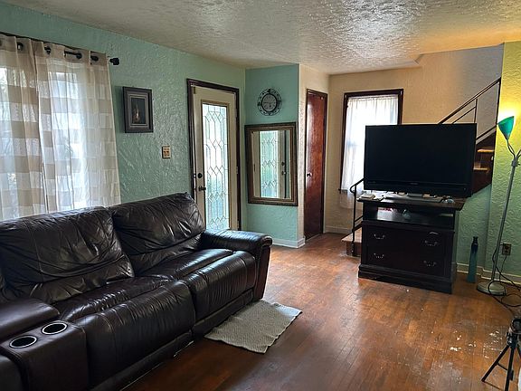 Living room (main floor)