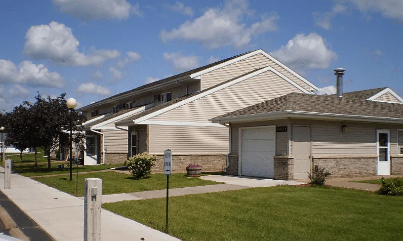 843 N Lake Dr