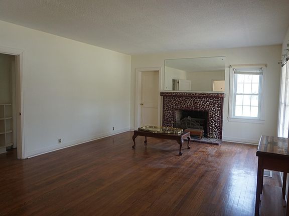 4th image of 4340 2nd Ave