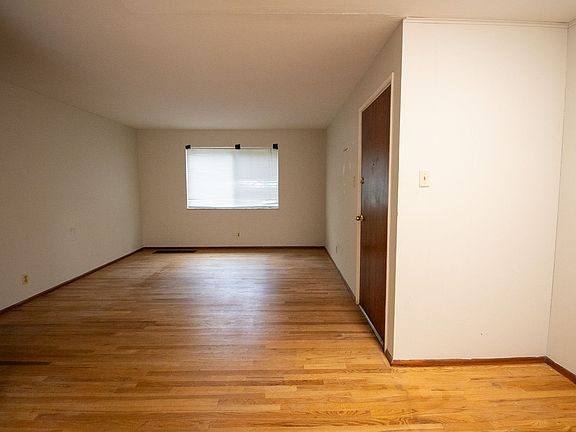 5th image of 1726 E Broadway APT B